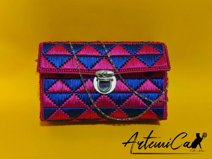 5-6.jpg Borsa "Royal Triangle"