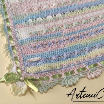 Copertina Arcobaleno: Copertina neonato Fatta a Mano, avvolgi il tuo bimbo in un mondo di colori