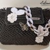 Danza di Rose: Borsa tra Sogni e Natura all'Uncinetto