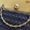 Moonlight: Borsa Blu Notte con Perla Fatta a Mano all'Uncinetto