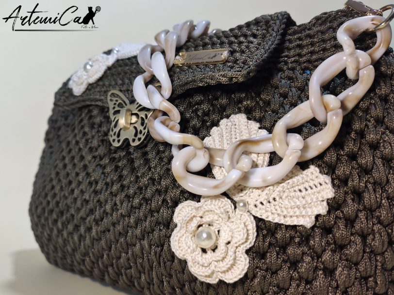 3 Danza di Rose: Borsa tra Sogni e Natura all'Uncinetto