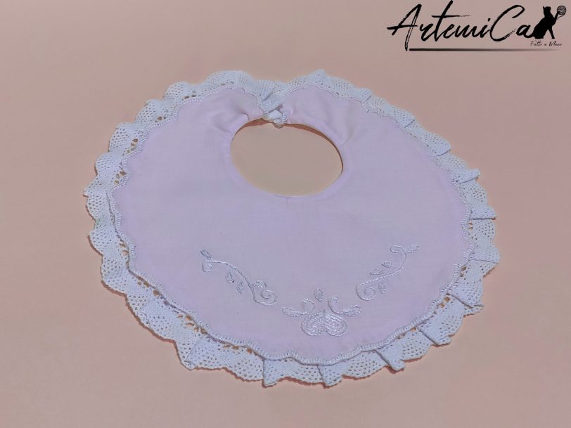 1 Bavaglino Rosa Elegance con Ricamo Floreale Fatto a Mano