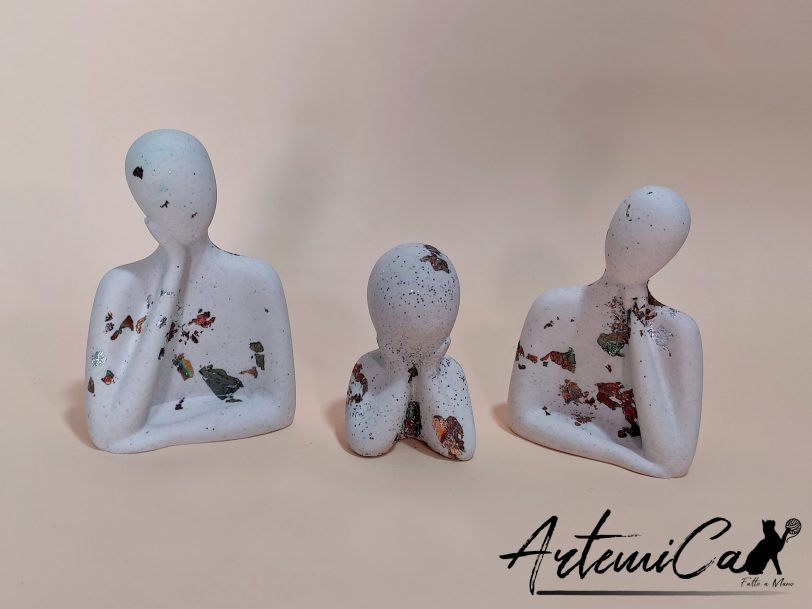 1 Pensieri in Resina: Tris d'Arte - Statuette Bianche con Foglia Oro