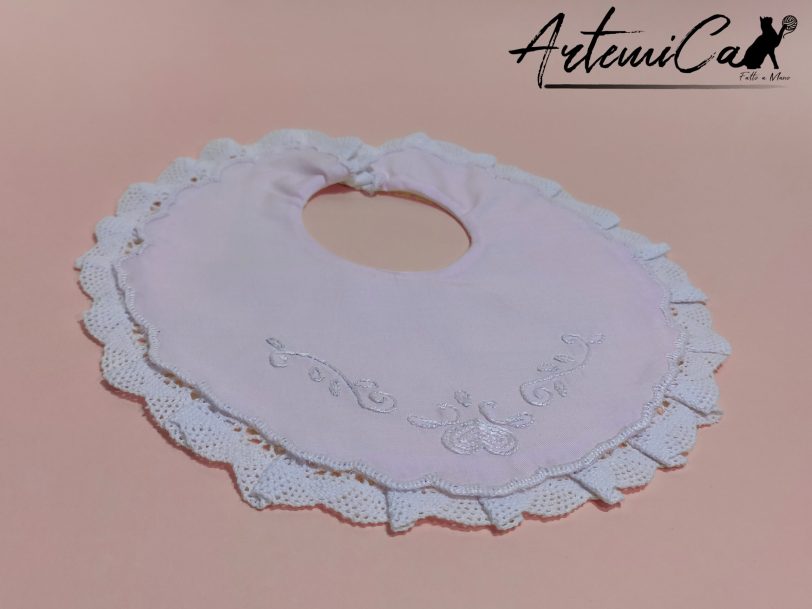 2 Bavaglino Rosa Elegance con Ricamo Floreale Fatto a Mano