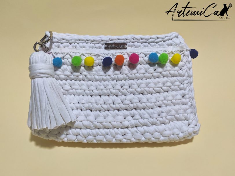 1 Clutch Fatta a Mano all'Uncinetto: Vivacità in Bianco
