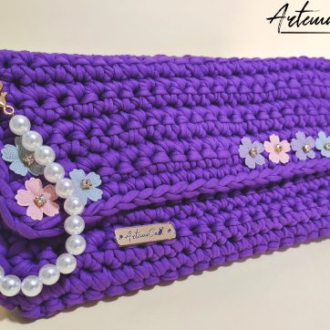 Clutch artigianale viola: Clutch Eclissi di Perle