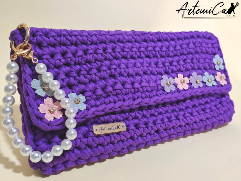 2 Clutch artigianale viola: Clutch Eclissi di Perle