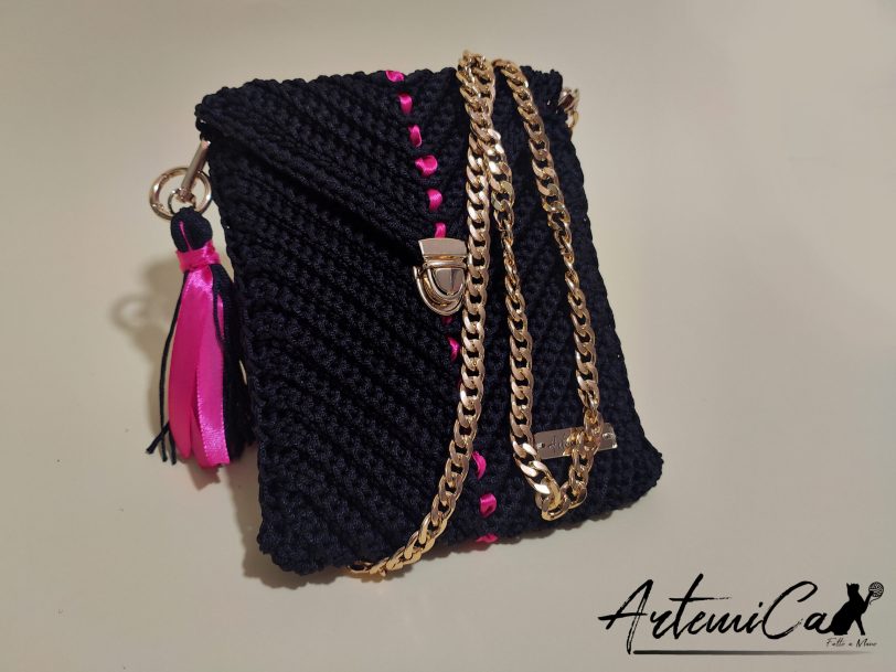 21 Portacellullare fatto a mano all'uncinetto: Fucsia Noir Flair