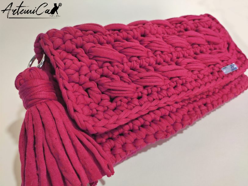 8 Clutch fatta a mano in fettuccia bordeaux: Passione Intrecciata