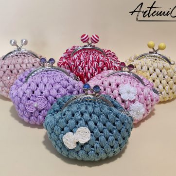 Bon Bon Charm: Portamonete Fatto a Mano all'Uncinetto con Perline e Chiusura elegante
