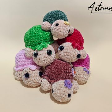 Tartarughe Fatte a Mano all'Uncinetto: Dolci Creazioni Amigurumi Portafortuna