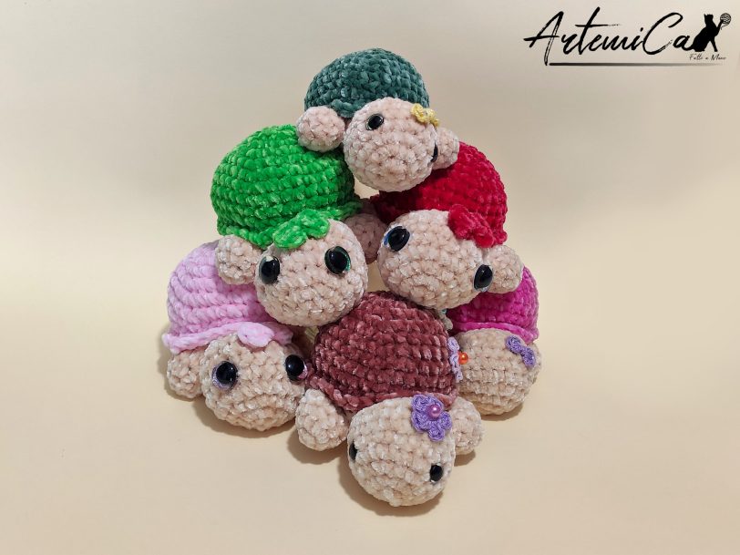 5 Tartarughe Fatte a Mano all'Uncinetto: Dolci Creazioni Amigurumi Portafortuna