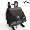 2.1 Zaino Black Poetry: fatto a mano all’uncinetto in cordino nero ed eco-pelle