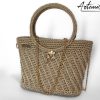 3 Pochette Bagliore di Stile: Borsa Fatta a Mano in Cordino Lurex Beige con Dettagli Oro e Spilla Floreale