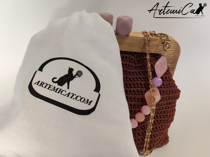 5 Pochette Ardor: Borsa Artigianale all’Uncinetto con Cordino Rame e chiusura Clic Clac in Legno