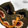 5 (Artemicat) Sole d’Estate: borsa a mano all’uncinetto con granny square e manico in bambù