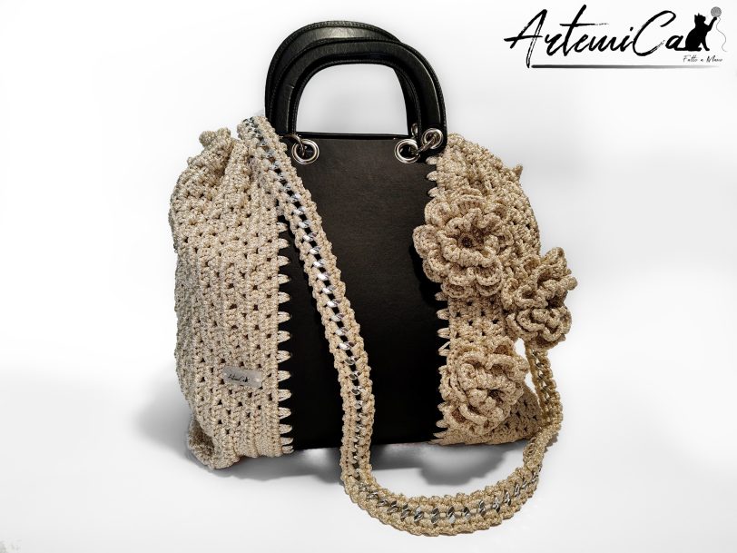 1 (Artemicat) Maxi-Bag Petalo Chic: Borsa Fatta a Mano all'Uncinetto Elegante con Fiori
