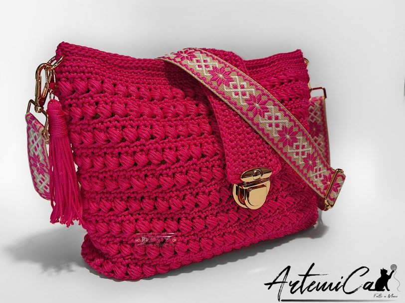 2 (Artemicat) Borsa Vibrazioni in Fucsia: Tote Bag Fatta a Mano all'Uncinetto - Stile Unico