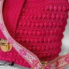 5 (Artemicat) Borsa Vibrazioni in Fucsia: Tote Bag Fatta a Mano all'Uncinetto - Stile Unico