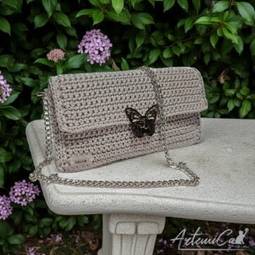 Pochette Sottovoce: Borsa Elegante fatta a mano all'Uncinetto in Cordino Bianco Lurex