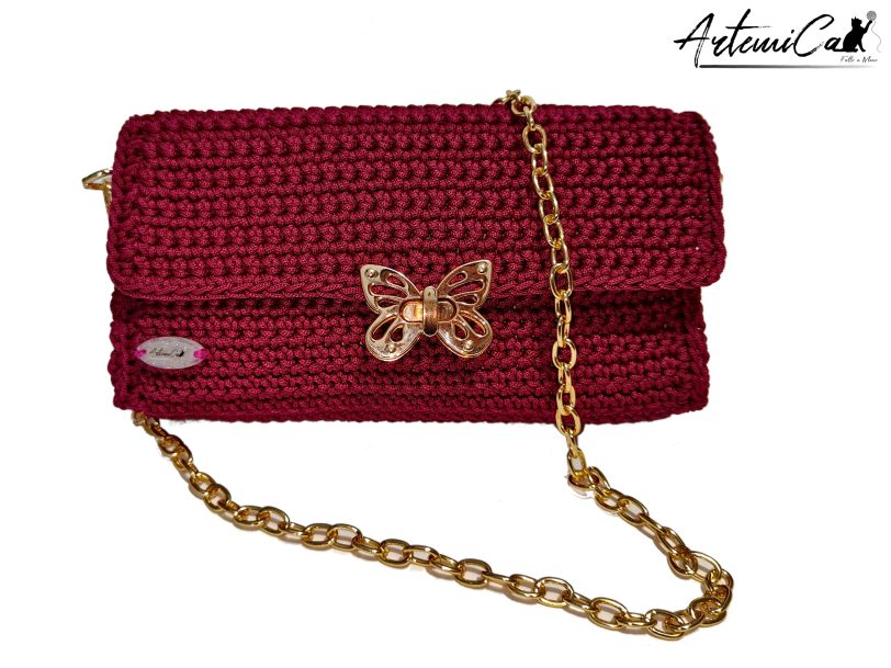 1 (Artemicat) Pochette Bordeaux Butterfly: Borsa artigianale all’uncinetto con Chiusura a Farfalla