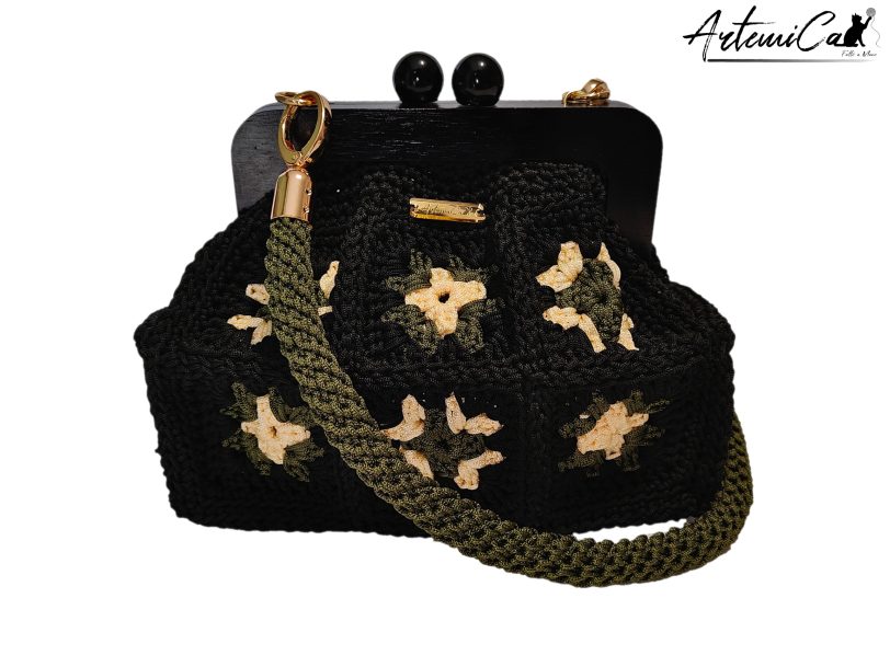 1 (Artemicat) Borsa Mattonella Chic: Clic Clac granny square fatta a mano in stile retrò moderno