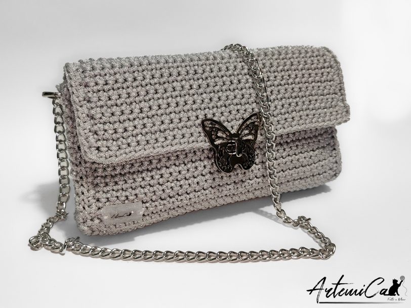 2 (Artemicat) Pochette Sottovoce: Borsa Elegante fatta a mano all'Uncinetto in Cordino Bianco Lurex