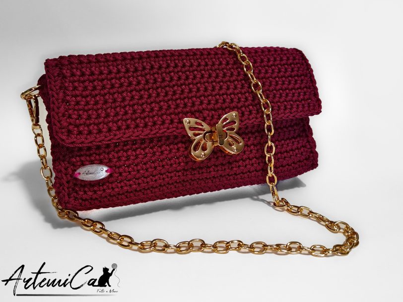 2 (Artemicat) Pochette Bordeaux Butterfly: Borsa artigianale all’uncinetto con Chiusura a Farfalla