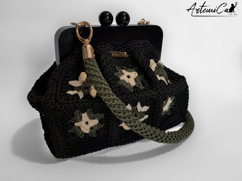 2 (Artemicat) Borsa Mattonella Chic: Clic Clac granny square fatta a mano in stile retrò moderno