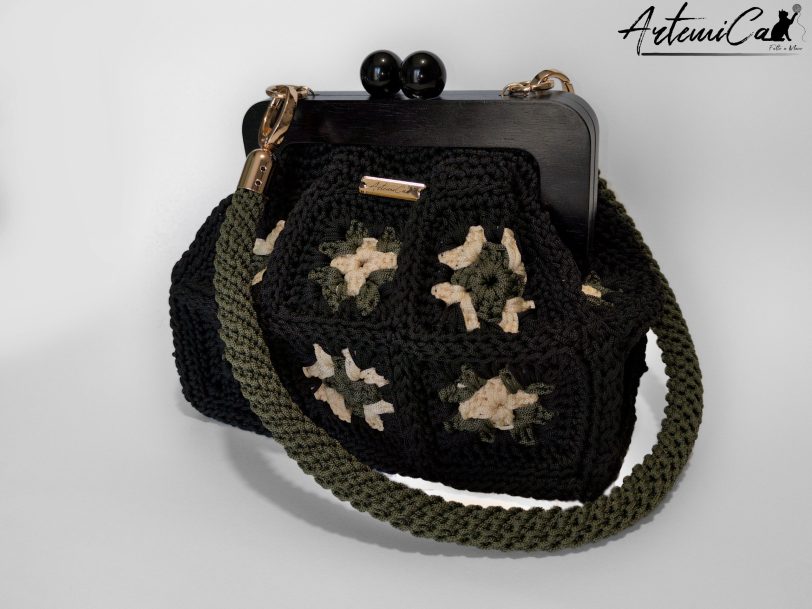 3 (Artemicat) Borsa Mattonella Chic: Clic Clac granny square fatta a mano in stile retrò moderno