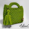 2 (Artemicat) Borsa fatta a mano all’uncinetto in fettuccia verde con nappina decorativa