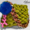 4 (Artemicat)-v Borsa chunky artigianale verde lime con catena oro e dettagli rosa e blu