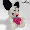 S-3 (Artemicat) amigurumi Spank Hello Spank fatto a mano in cotone con cuore fucsia e coccinella decorativa