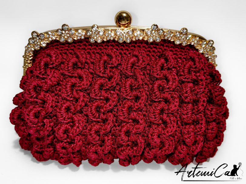 1 (Artemicat) Capriccio Speziato – Pochette bordeaux in cordino fatta a mano