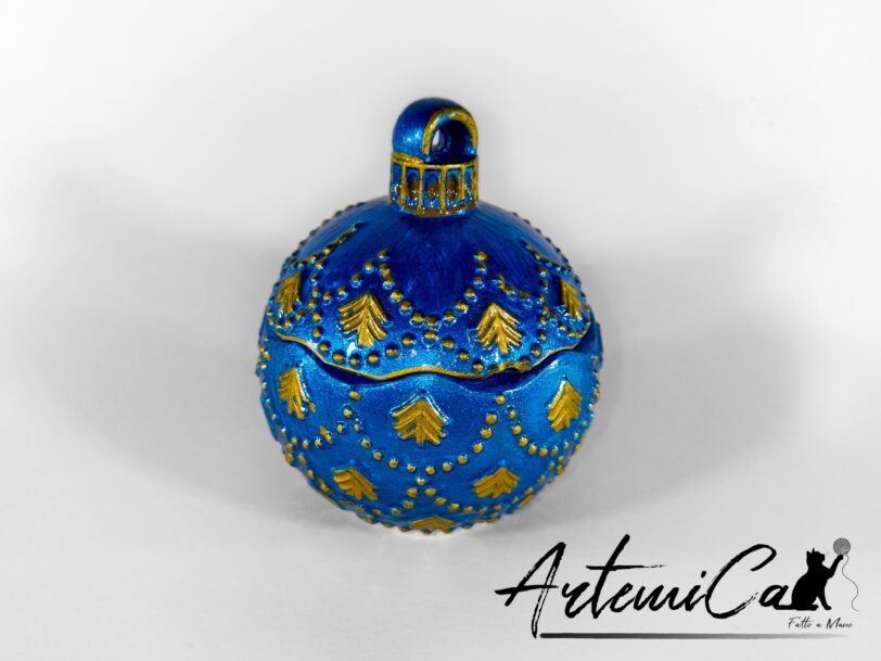 6 (Artemicat) Pallina di Natale apribile in polvere di ceramica in quattro colori, lilla, rosso, blu e cipria, con alberelli dorati