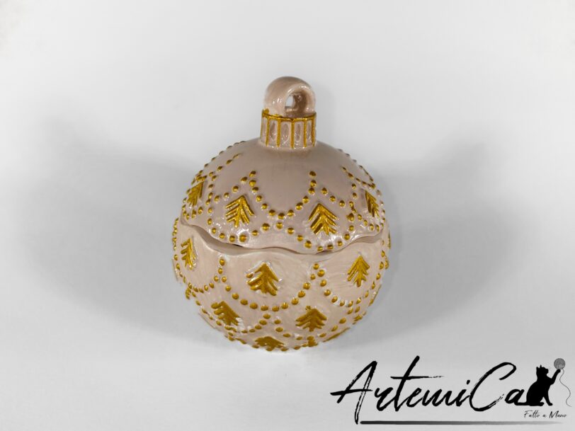 8 (Artemicat) Pallina di Natale apribile in polvere di ceramica in quattro colori, lilla, rosso, blu e cipria, con alberelli dorati